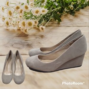 NWOT Womens Slip-on Wedge Business Casual Shoes